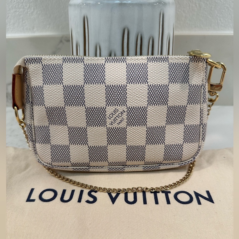 RARE Louis Vuitton Damier Azur Mini Pochette